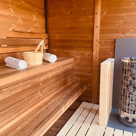 Voeroesko Villa- Titkari Szauna Es Jakkuzi Hasznalattal 3*